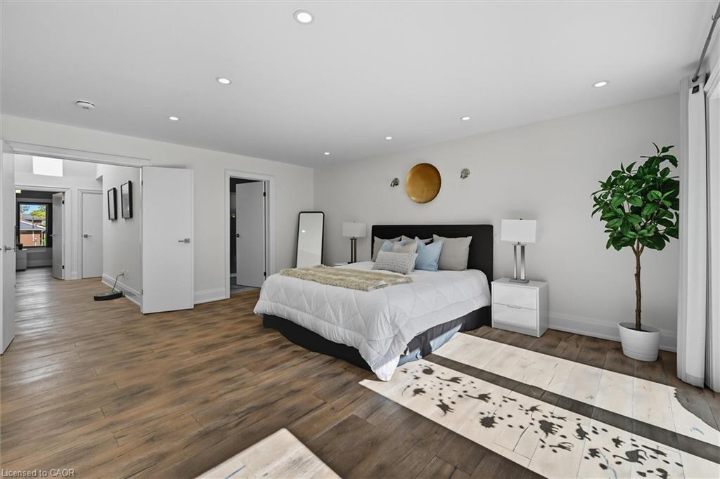 568 Dynes Road, Burlington, ON - Indoor Photo Showing Bedroom
