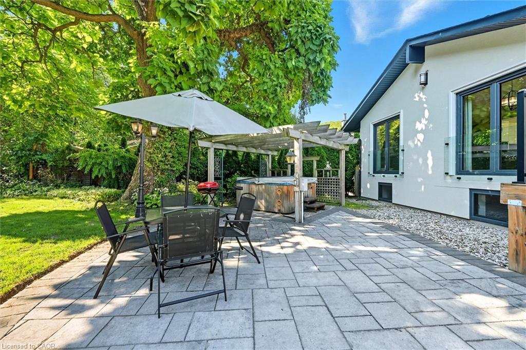 568 Dynes Road, Burlington, ON - Outdoor With Deck Patio Veranda