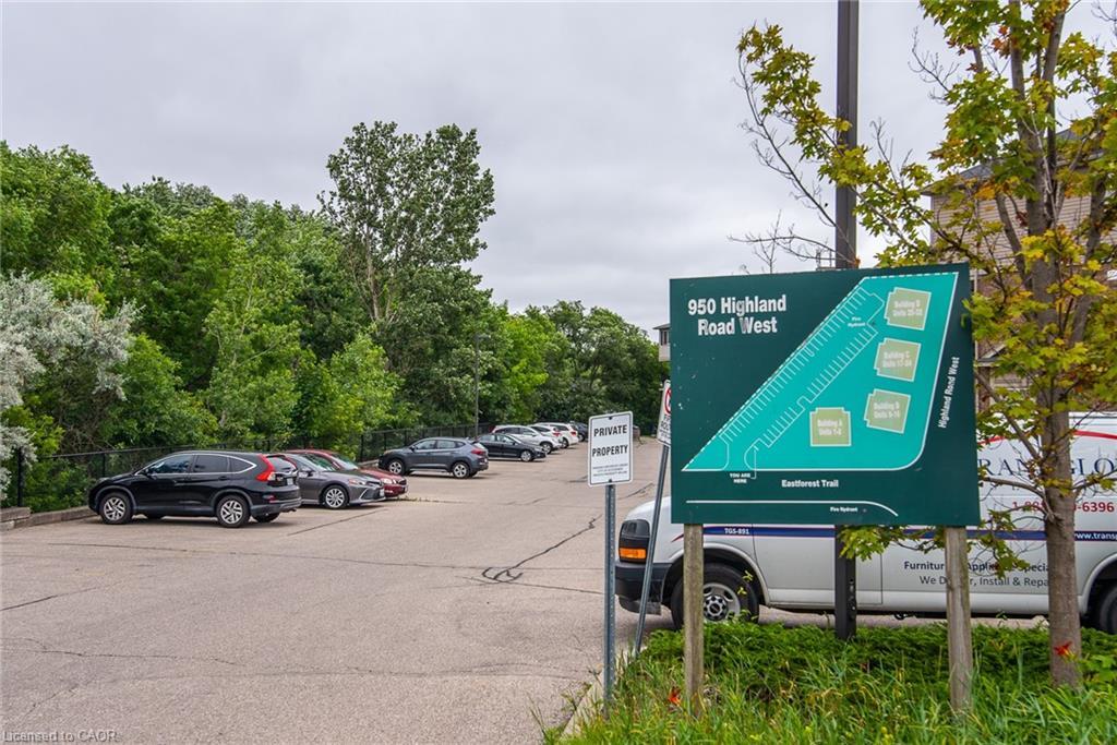32-950 Highland Drive W, Kitchener, ON - Outdoor