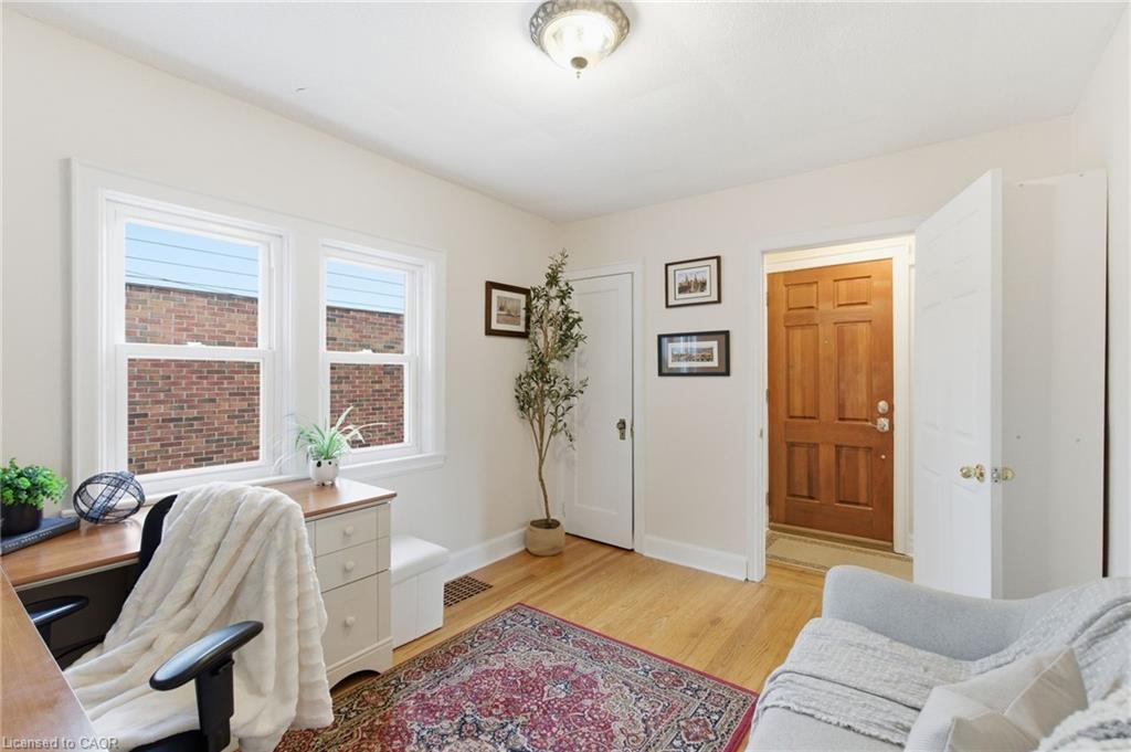 76 East 15Th Street, Hamilton, ON - Indoor