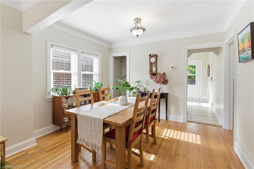 76 East 15Th Street, Hamilton, ON - Indoor Photo Showing Dining Room