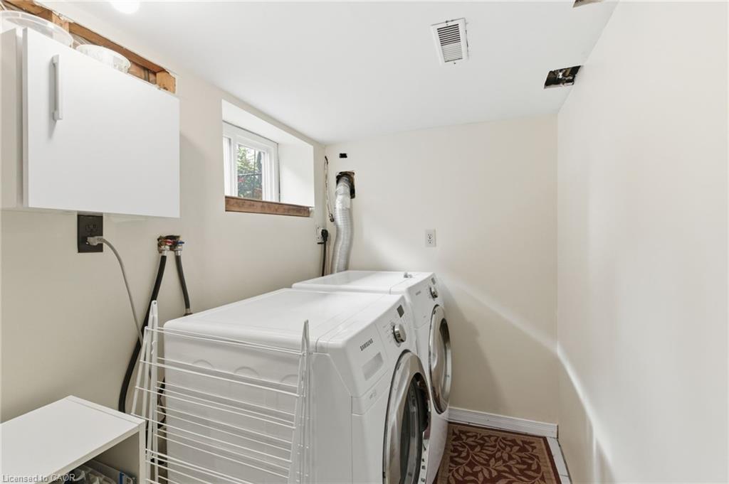 76 East 15Th Street, Hamilton, ON - Indoor Photo Showing Laundry Room