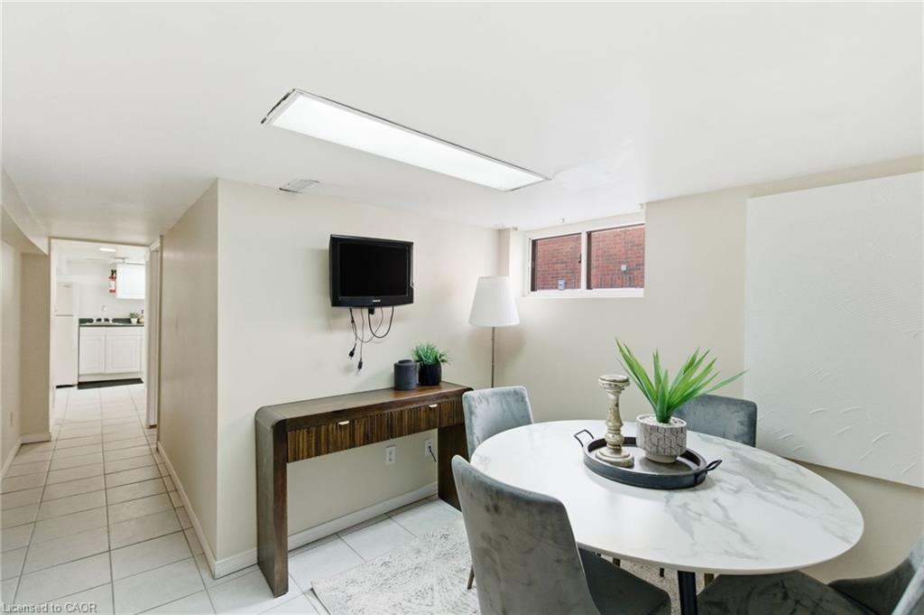 76 East 15Th Street, Hamilton, ON - Indoor Photo Showing Dining Room