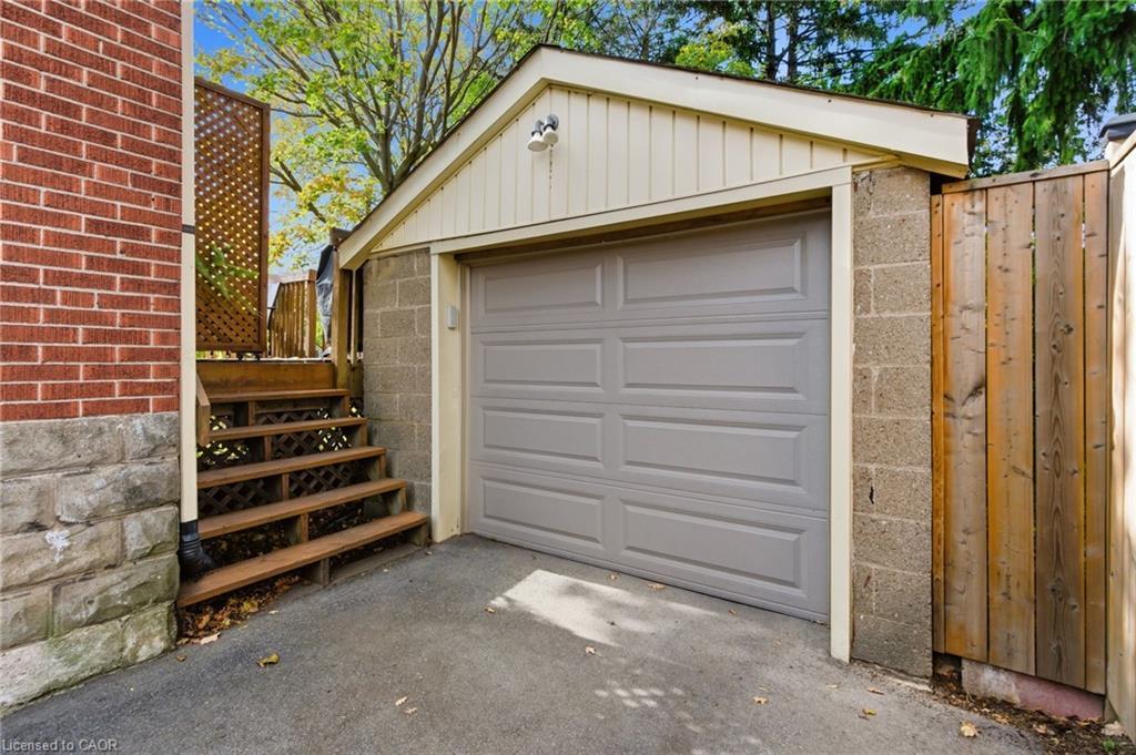 76 East 15Th Street, Hamilton, ON - Outdoor With Exterior