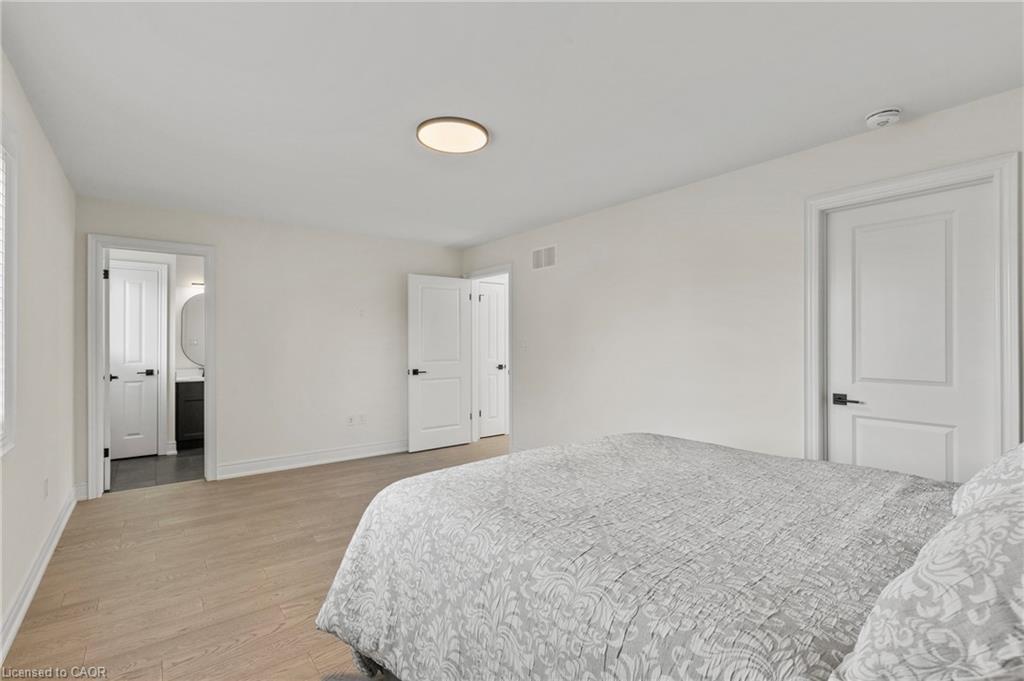 181 Hodgkins Street, Thorold, ON - Indoor Photo Showing Bedroom