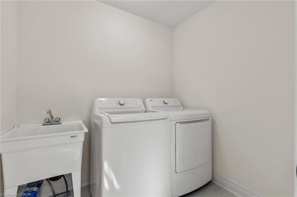 181 Hodgkins Street, Thorold, ON - Indoor Photo Showing Laundry Room