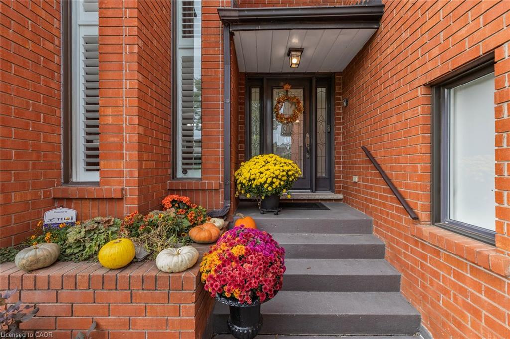 10 Vega Crescent, Stoney Creek, ON - Outdoor