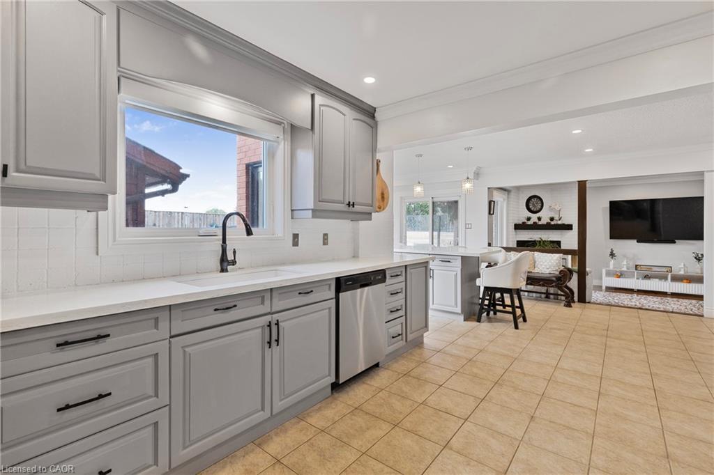 10 Vega Crescent, Stoney Creek, ON - Indoor