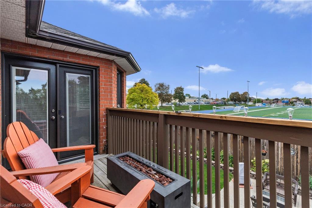 10 Vega Crescent, Stoney Creek, ON - Outdoor With Exterior
