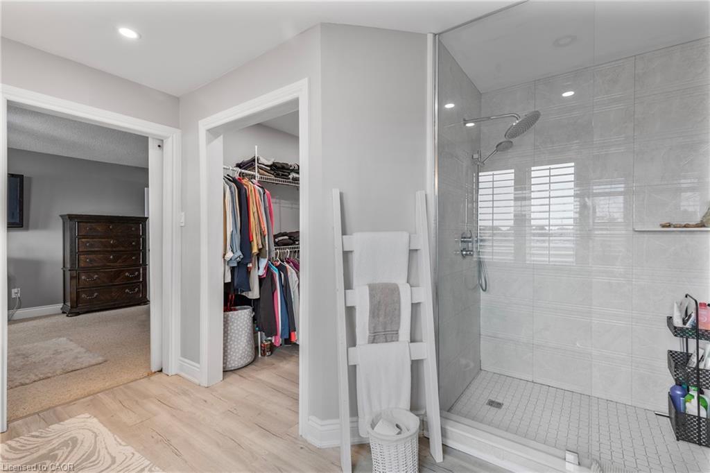 10 Vega Crescent, Stoney Creek, ON - Indoor Photo Showing Bathroom