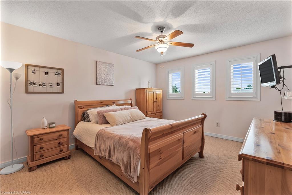10 Vega Crescent, Stoney Creek, ON - Indoor Photo Showing Bedroom