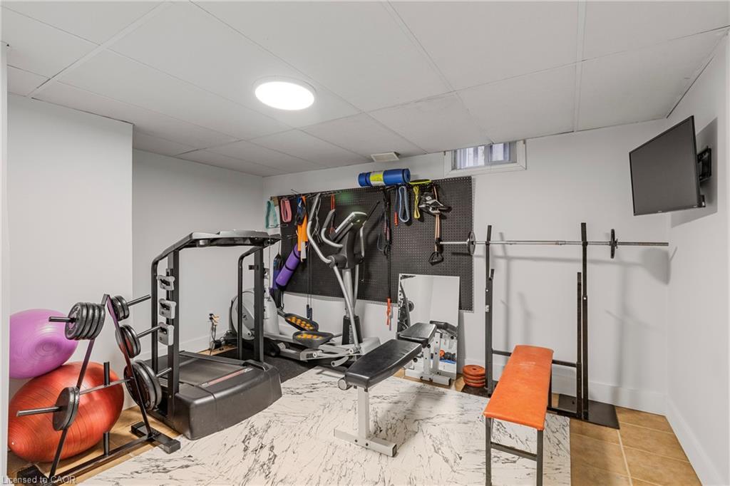 10 Vega Crescent, Stoney Creek, ON - Indoor Photo Showing Gym Room