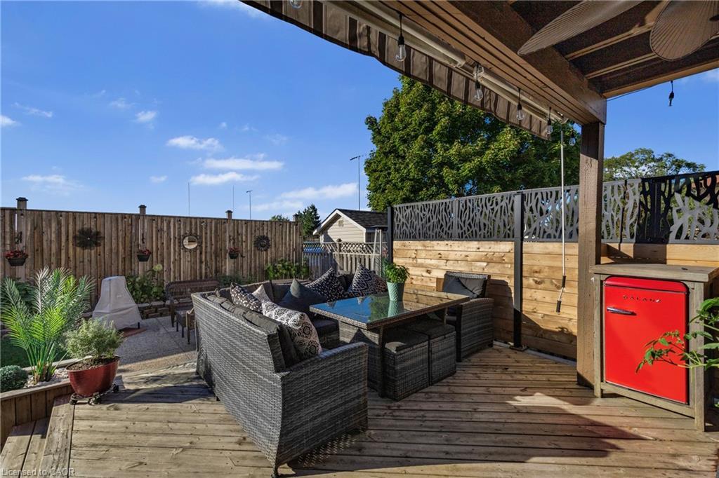 10 Vega Crescent, Stoney Creek, ON - Outdoor With Deck Patio Veranda With Exterior