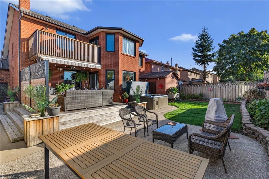 10 Vega Crescent, Stoney Creek, ON - Outdoor With Deck Patio Veranda