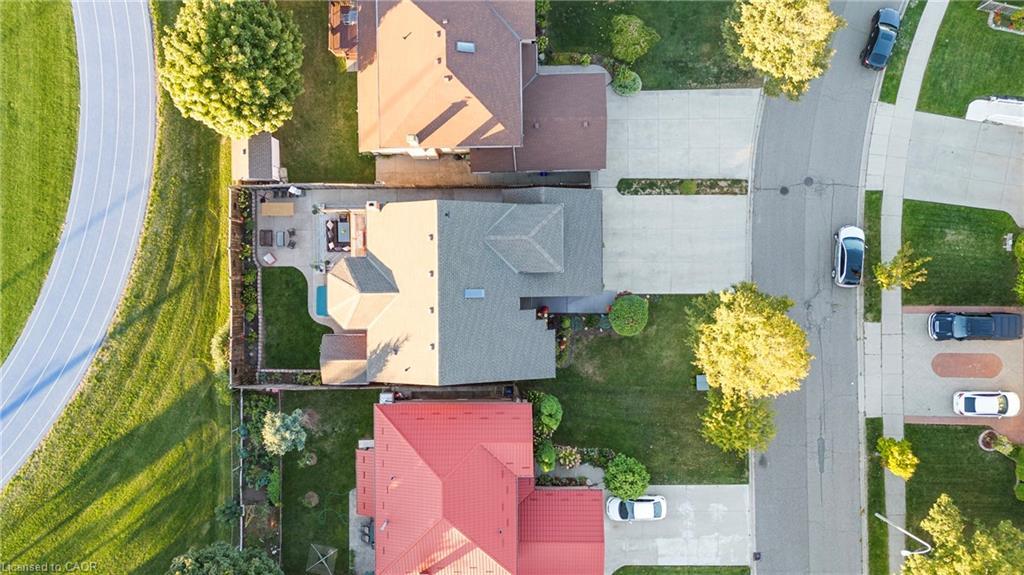 10 Vega Crescent, Stoney Creek, ON - With View