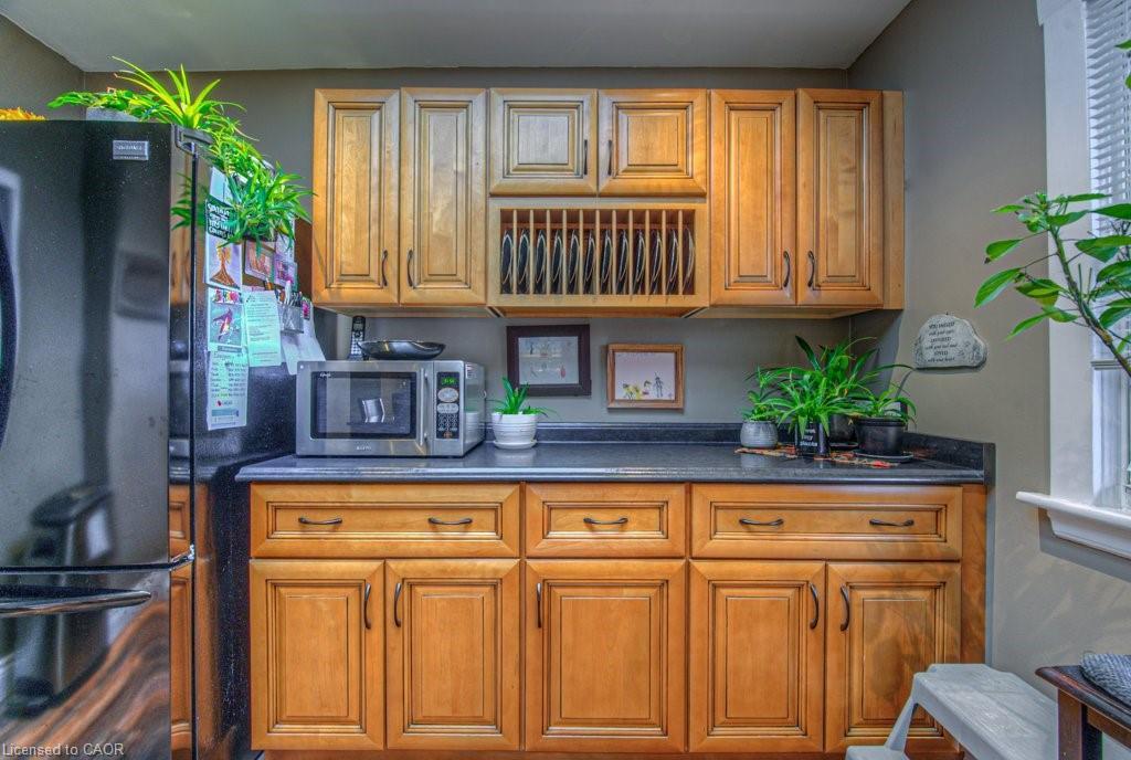 81 Beechwood Avenue, Hamilton, ON - Indoor Photo Showing Kitchen