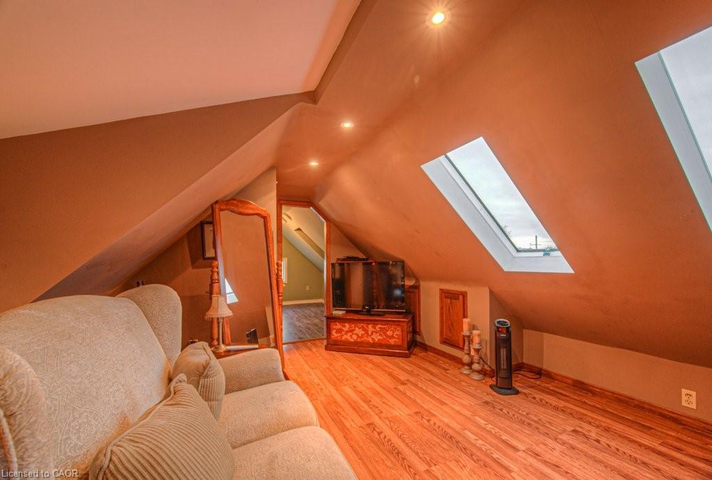 81 Beechwood Avenue, Hamilton, ON - Indoor Photo Showing Other Room