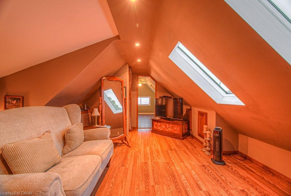 81 Beechwood Avenue, Hamilton, ON - Indoor Photo Showing Other Room