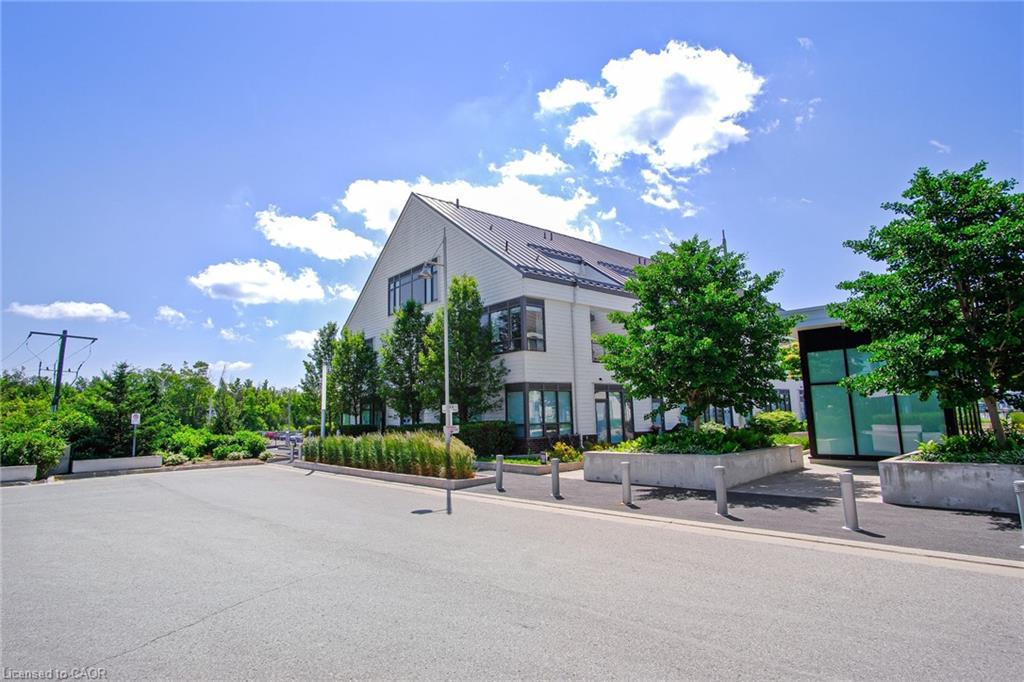 10-233 Broward Way, Innisfil, ON - Outdoor