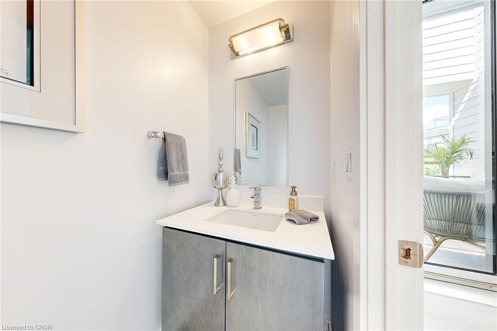 10-233 Broward Way, Innisfil, ON - Indoor Photo Showing Bathroom