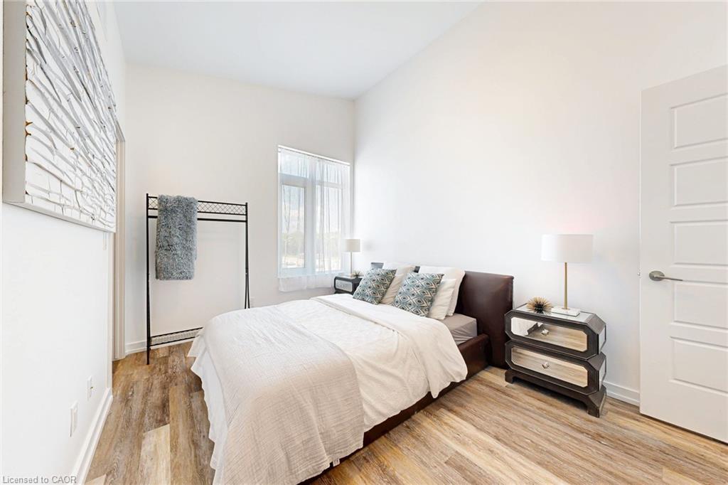 10-233 Broward Way, Innisfil, ON - Indoor Photo Showing Bedroom