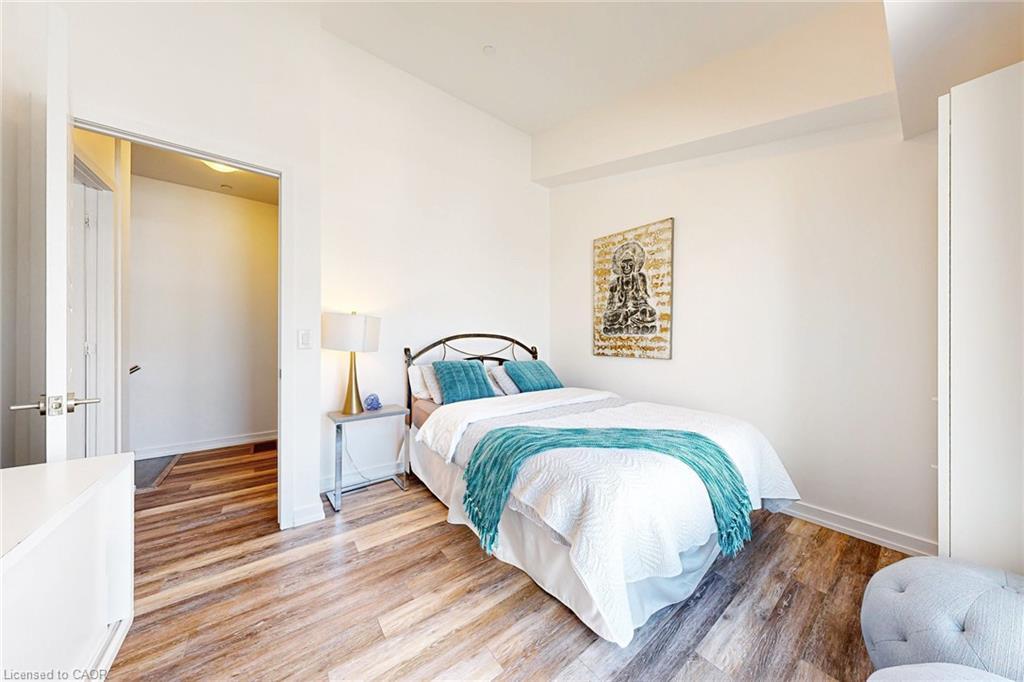 10-233 Broward Way, Innisfil, ON - Indoor Photo Showing Bedroom