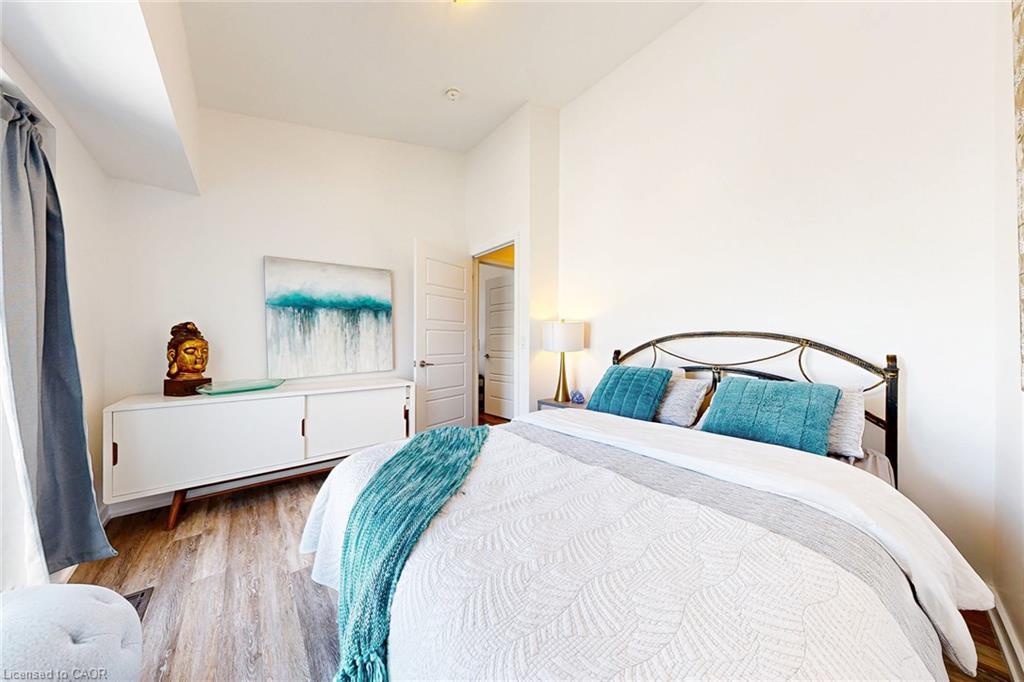 10-233 Broward Way, Innisfil, ON - Indoor Photo Showing Bedroom