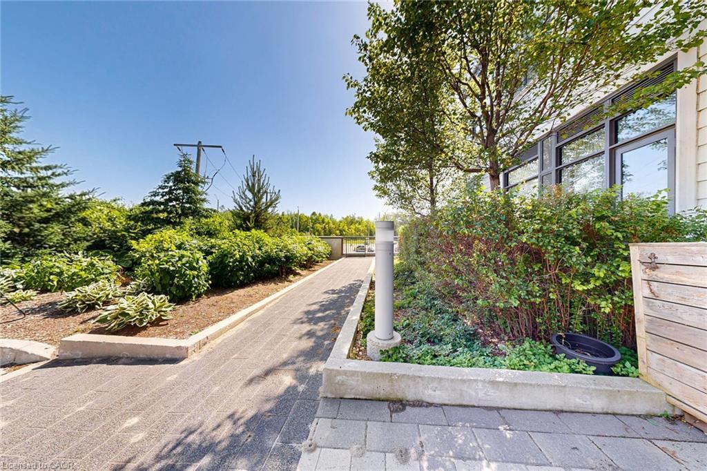 10-233 Broward Way, Innisfil, ON - Outdoor