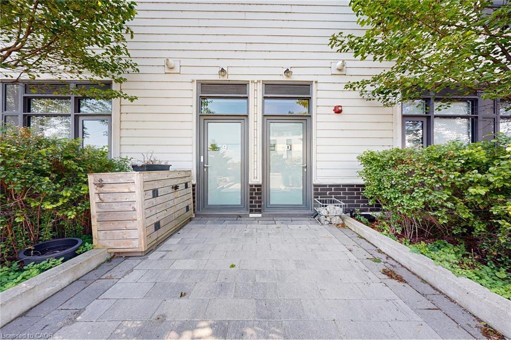 10-233 Broward Way, Innisfil, ON - Outdoor