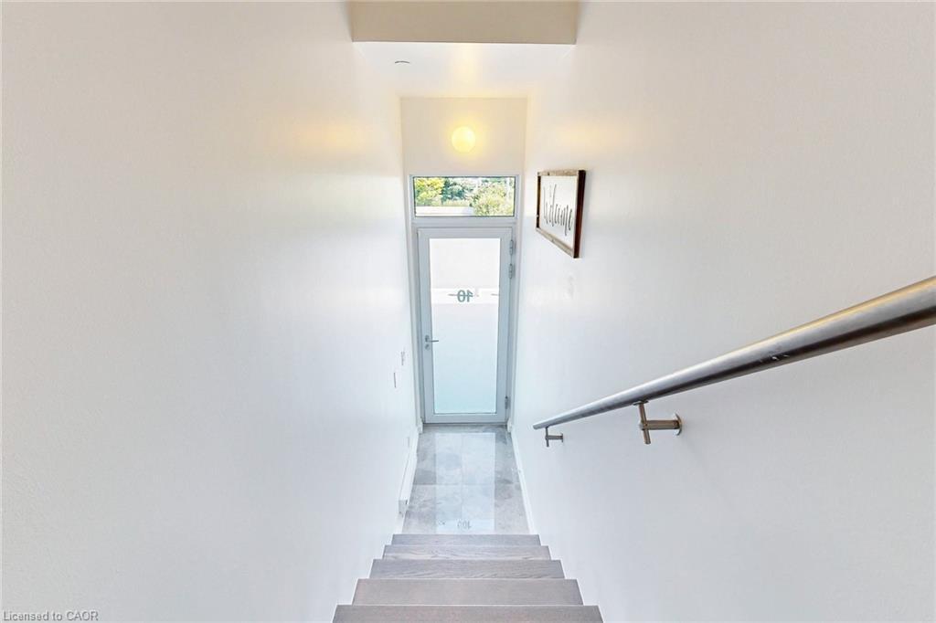 10-233 Broward Way, Innisfil, ON - Indoor Photo Showing Other Room