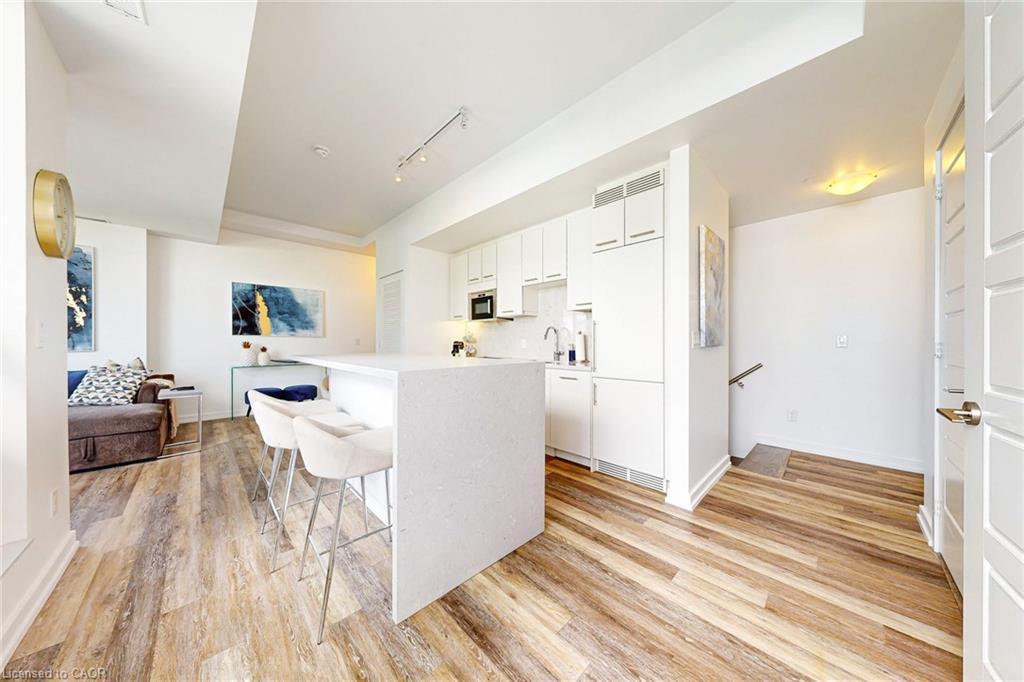 10-233 Broward Way, Innisfil, ON - Indoor