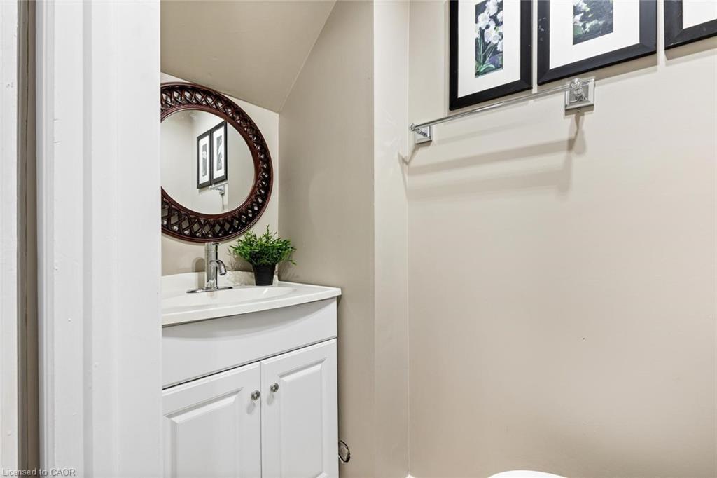 48-49 Cedarwoods Crescent, Kitchener, ON - Indoor Photo Showing Bathroom