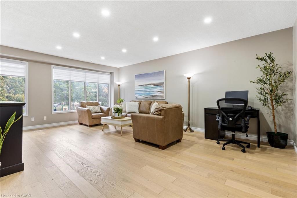 48-49 Cedarwoods Crescent, Kitchener, ON - Indoor