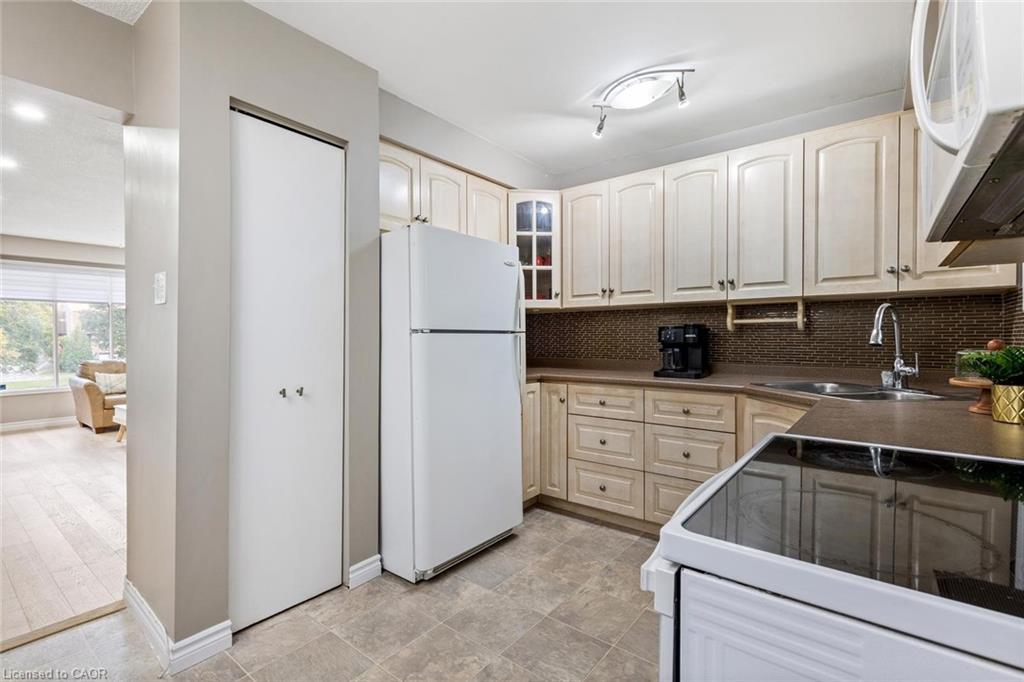 48-49 Cedarwoods Crescent, Kitchener, ON - Indoor Photo Showing Kitchen With Double Sink