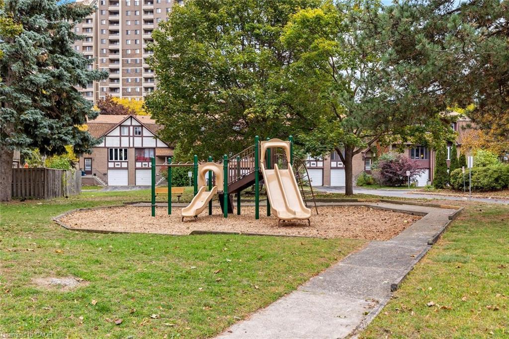 48-49 Cedarwoods Crescent, Kitchener, ON - Outdoor