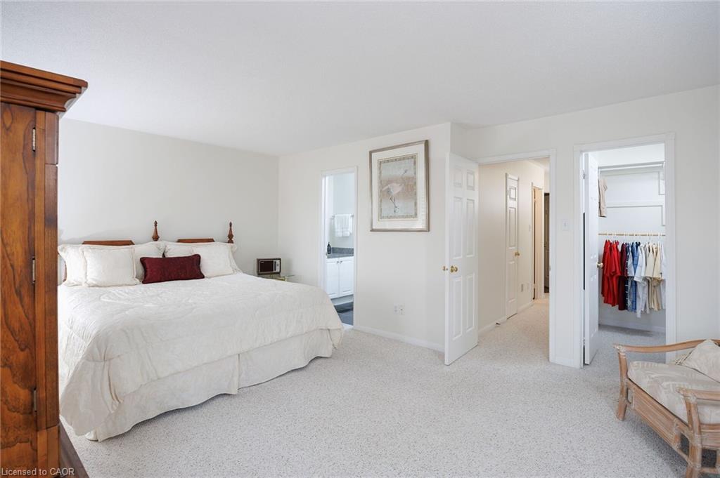 30-1415 Hazelton Boulevard, Burlington, ON - Indoor Photo Showing Bedroom