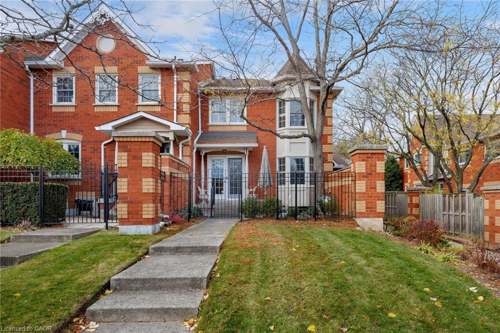 30-1415 Hazelton Boulevard, Burlington, ON - Outdoor With Facade