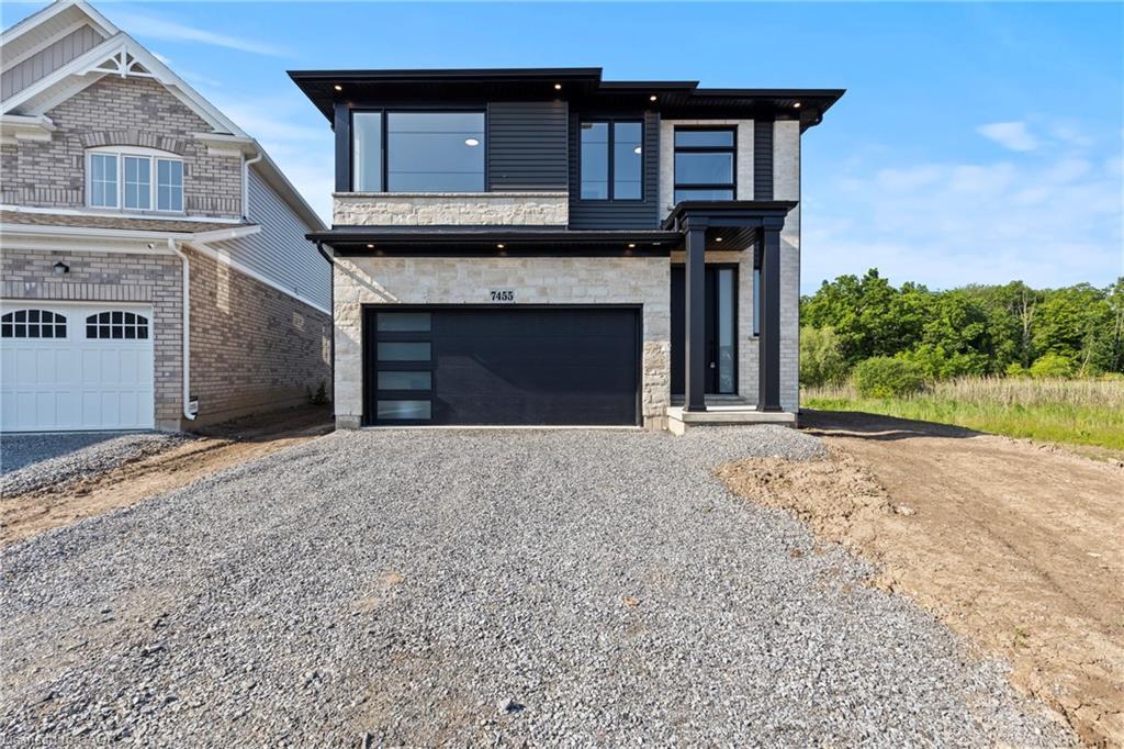 7455 Majestic Trail, Niagara Falls, ON - Outdoor With Facade