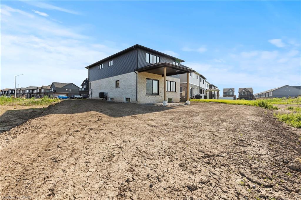 7455 Majestic Trail, Niagara Falls, ON - Outdoor