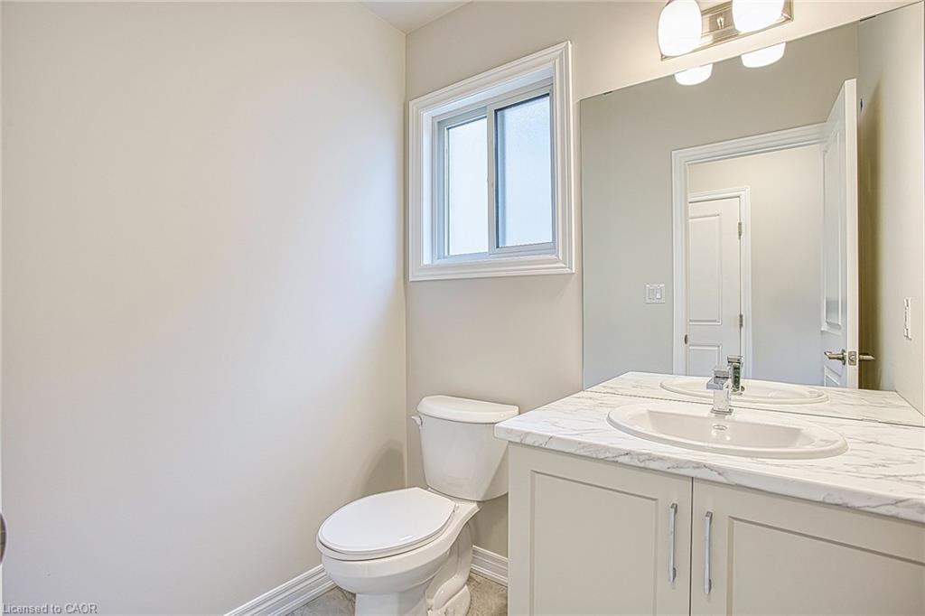Upper-26 Willson Drive, Thorold, ON - Indoor Photo Showing Bathroom