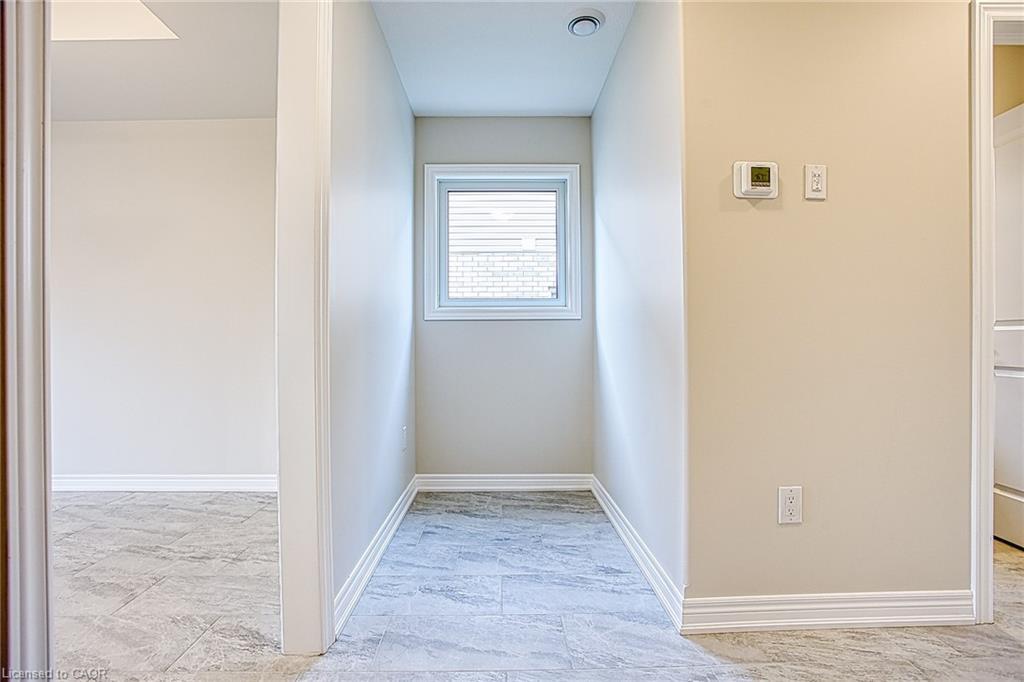 Upper-26 Willson Drive, Thorold, ON - Indoor Photo Showing Other Room