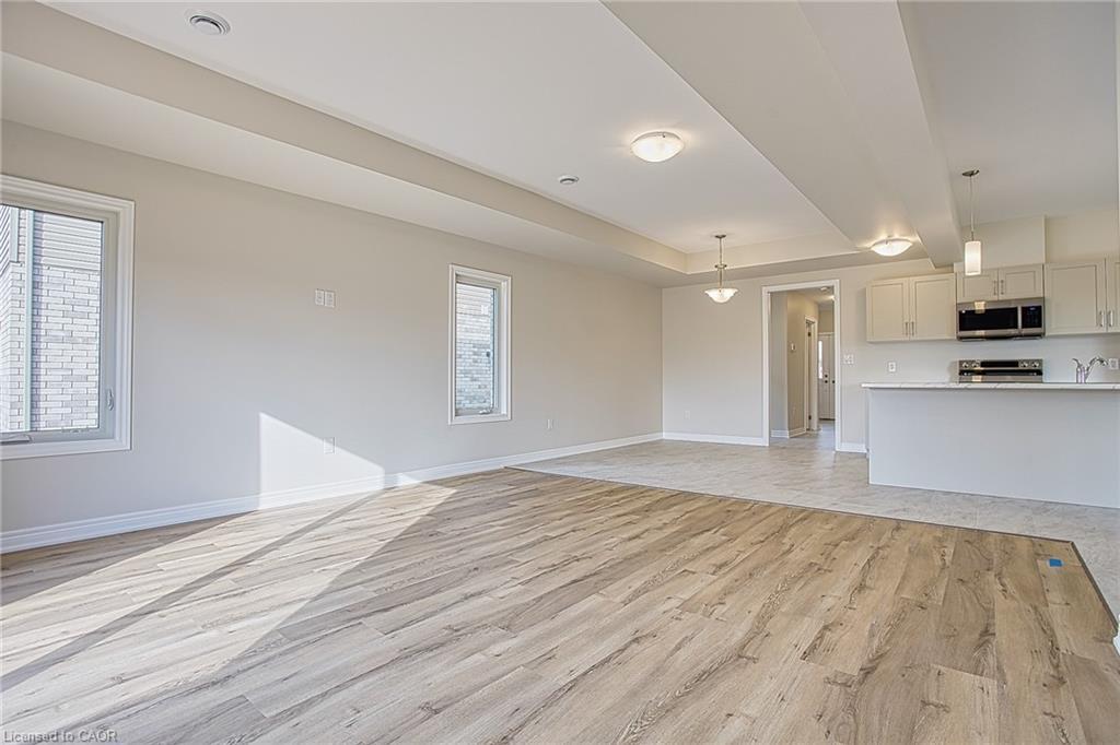 Upper-26 Willson Drive, Thorold, ON - Indoor Photo Showing Kitchen