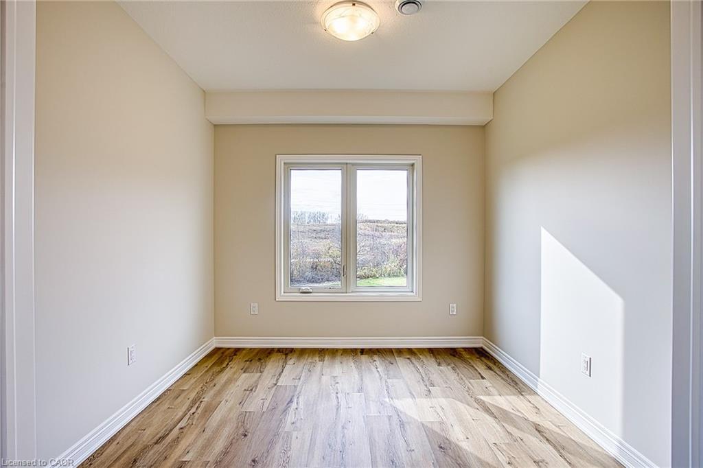 Upper-26 Willson Drive, Thorold, ON - Indoor Photo Showing Other Room