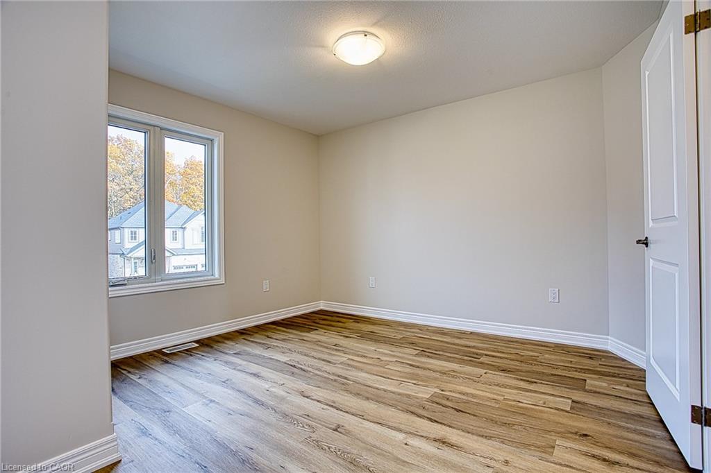 Upper-26 Willson Drive, Thorold, ON - Indoor Photo Showing Other Room