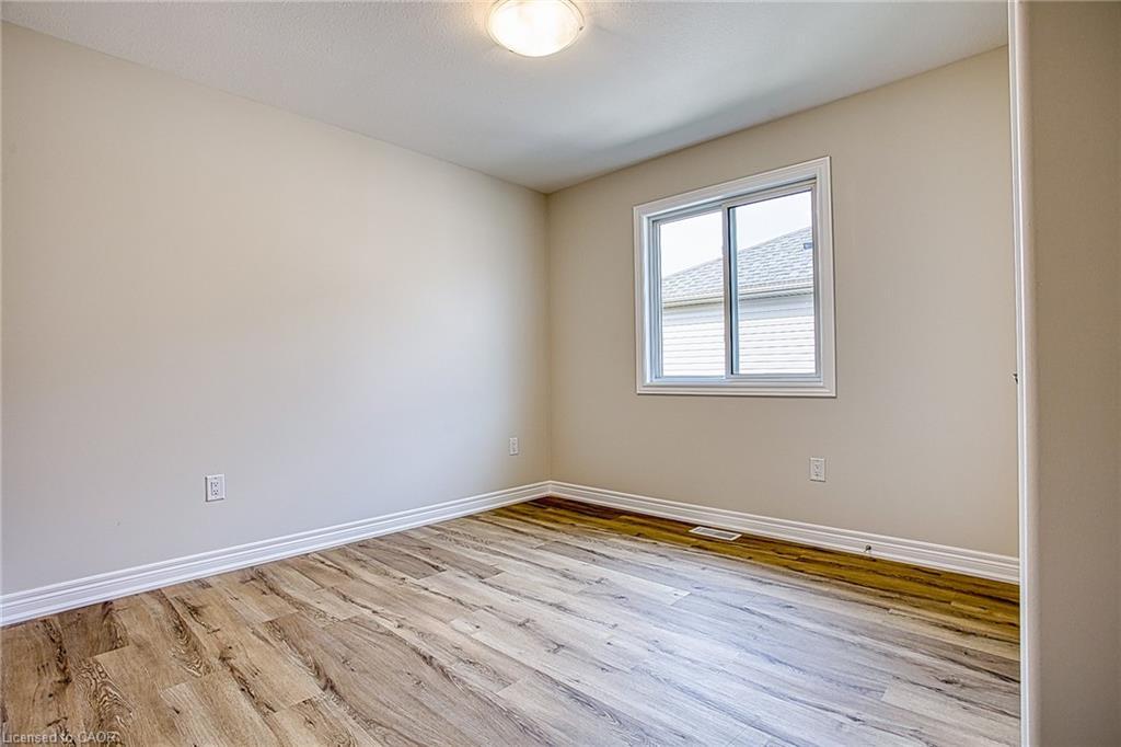 Upper-26 Willson Drive, Thorold, ON - Indoor Photo Showing Other Room