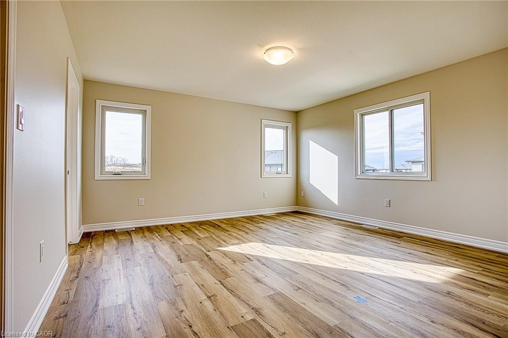 Upper-26 Willson Drive, Thorold, ON - Indoor Photo Showing Other Room