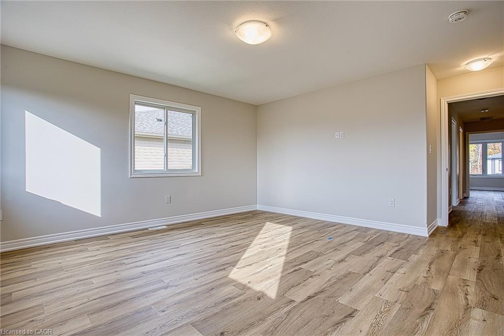 Upper-26 Willson Drive, Thorold, ON - Indoor Photo Showing Other Room