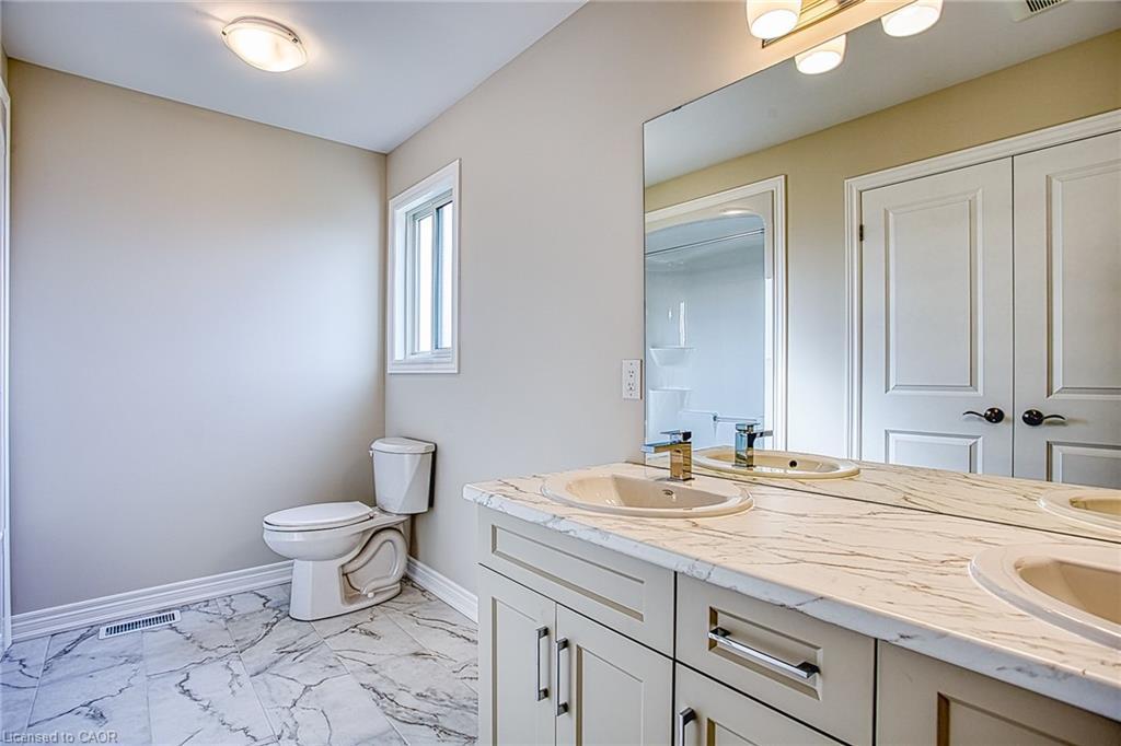 Upper-26 Willson Drive, Thorold, ON - Indoor Photo Showing Bathroom