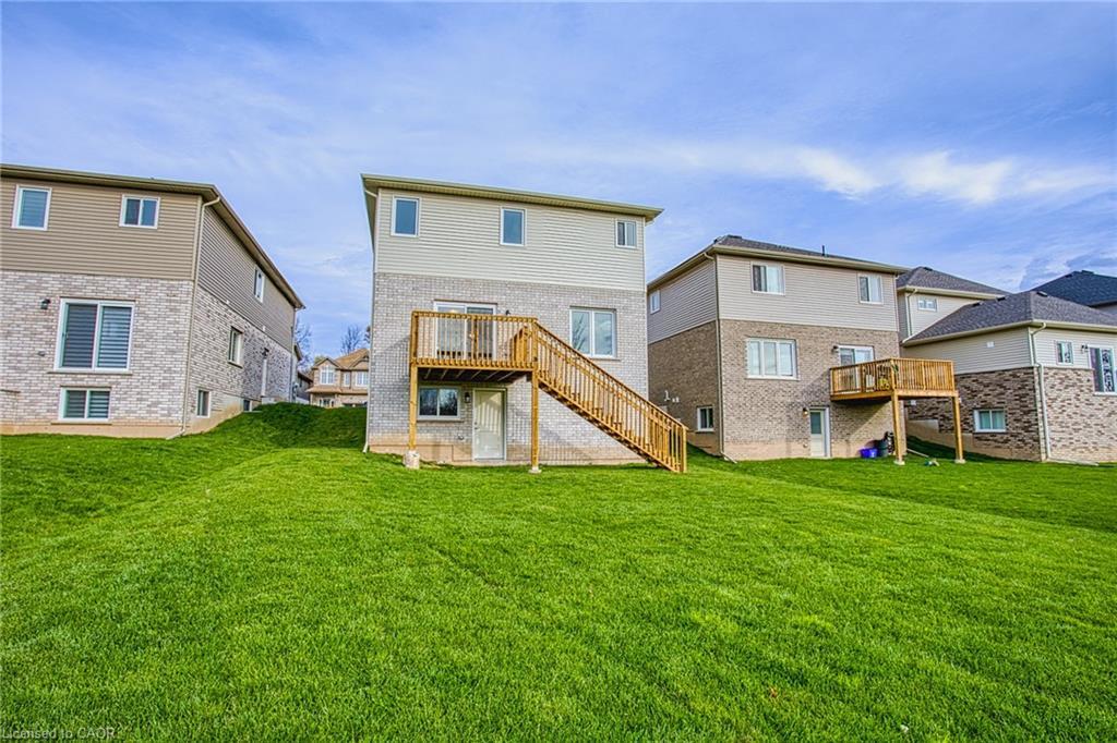 Upper-26 Willson Drive, Thorold, ON - Outdoor With Deck Patio Veranda With Backyard With Exterior