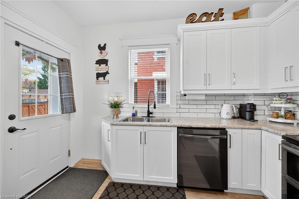 22 Griffith Street, Welland, ON - Indoor Photo Showing Kitchen With Double Sink